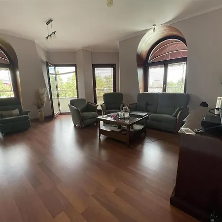 Cozy Penthaus Apartment